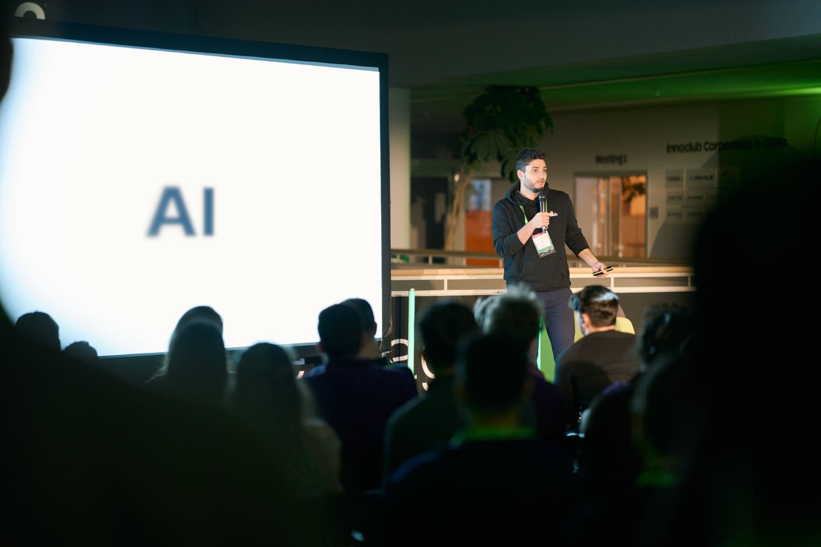 KI-Vortrag über die zentrale KI-Plattform